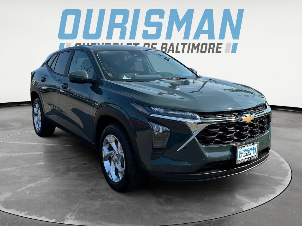 Used 2025 Chevrolet Trax LS w/ LS Convenience Package FWD image 1