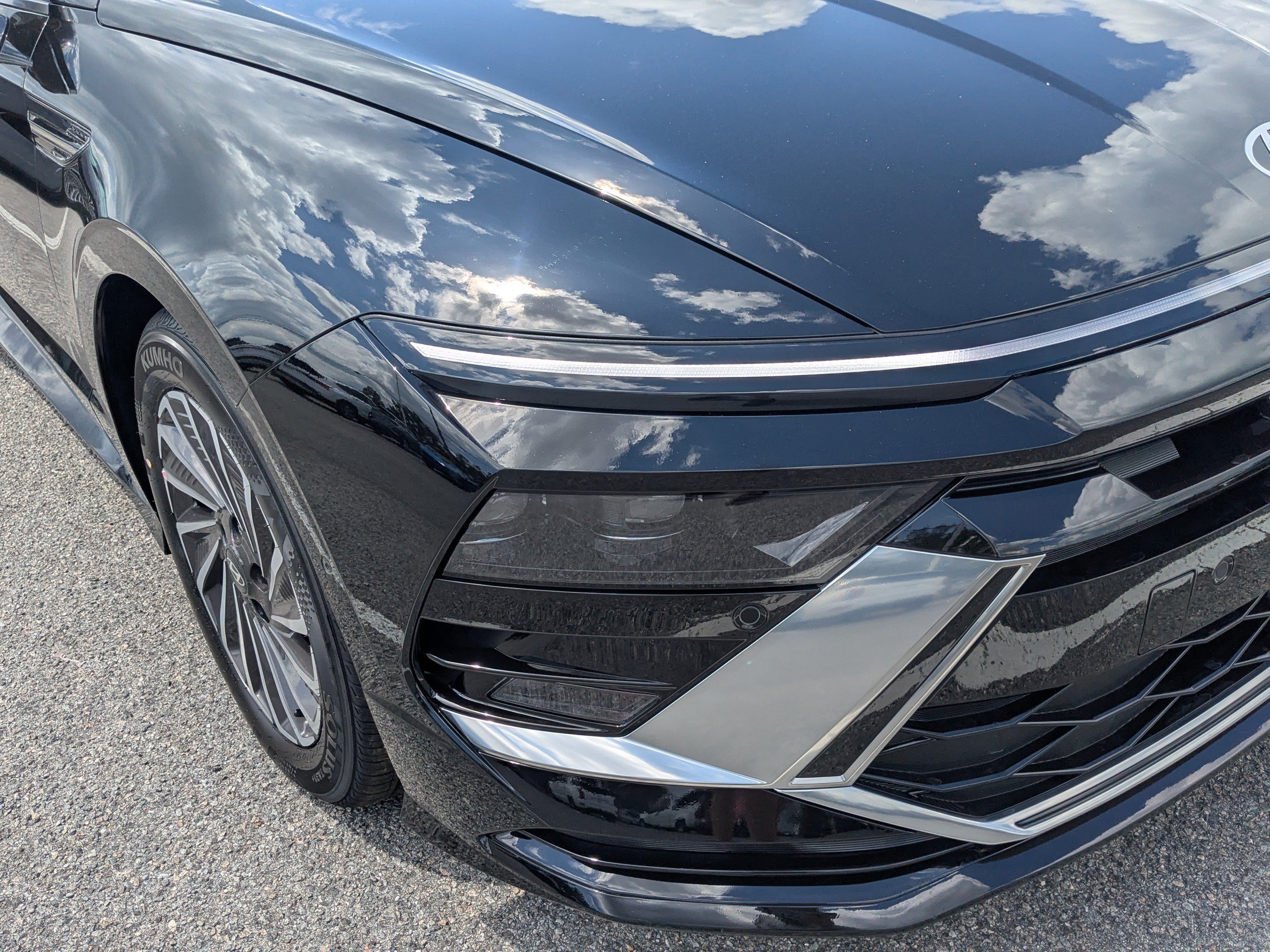 New 2025 Hyundai Sonata Limited FWD image 10