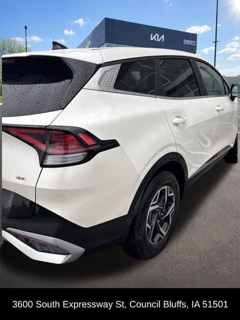 Used 2023 Kia Sportage LX AWD/4WD image 17