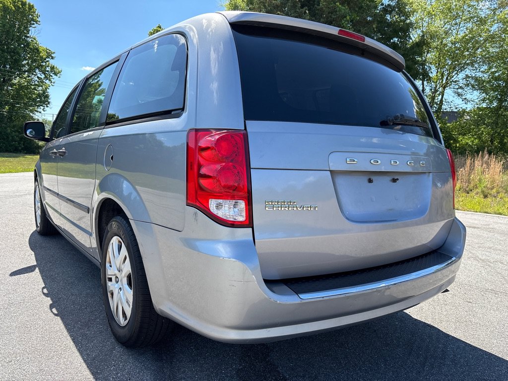 Used 2016 Dodge Grand Caravan American Value Package w/ UConnect Hands-Free Group FWD image 3