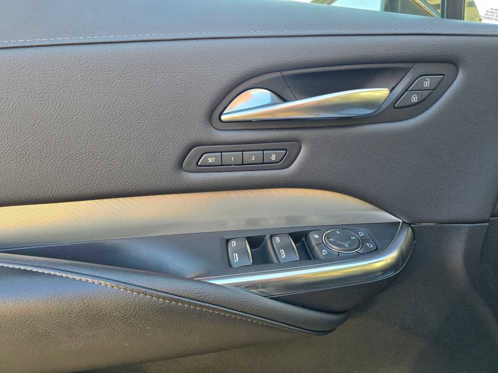 Used 2023 Cadillac XT4 Premium Luxury w/ Technology Package image 17