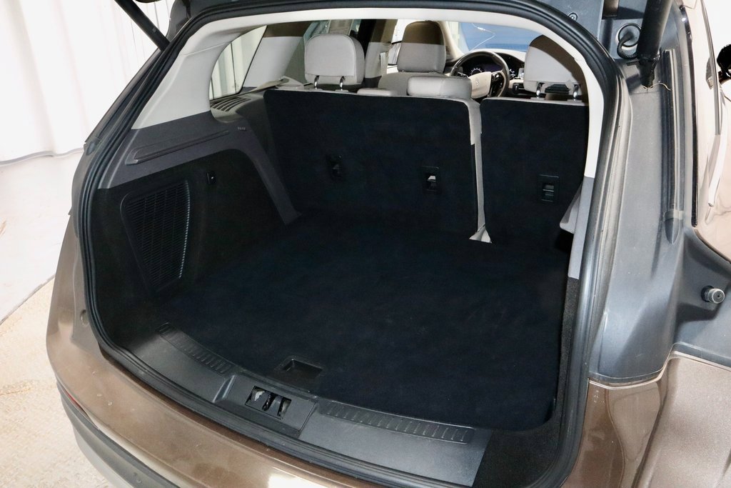 Used 2022 Lincoln Corsair FWD w/ Premium Package image 16