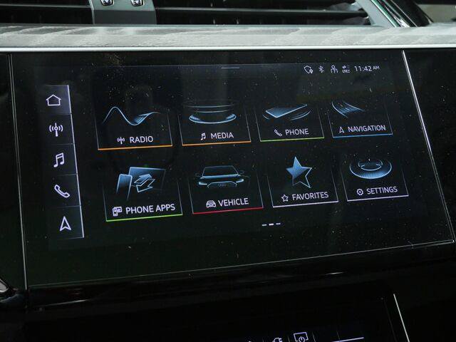 Used 2023 Audi e-tron Premium Plus w/ Premium Plus Package AWD/4WD image 15
