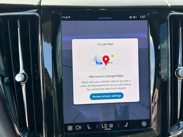 Used 2022 Volvo XC60 T8 R-Design w/ Advanced Package image 30