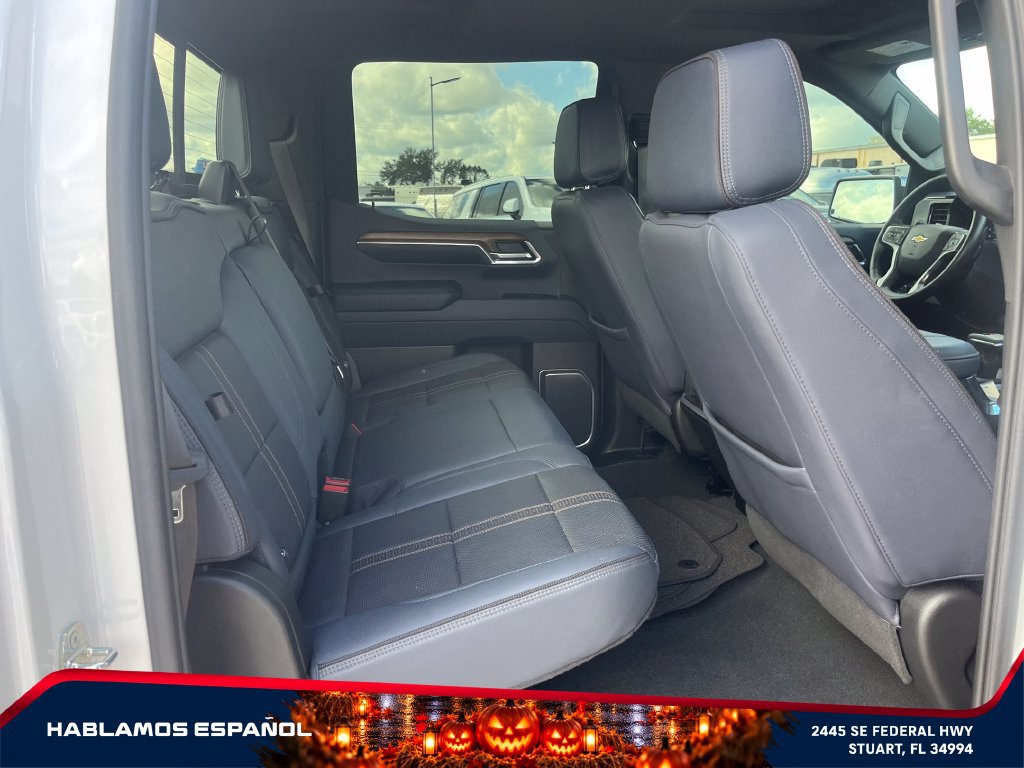 Used 2023 Chevrolet Silverado 1500 High Country w/ Technology Package AWD/4WD image 17