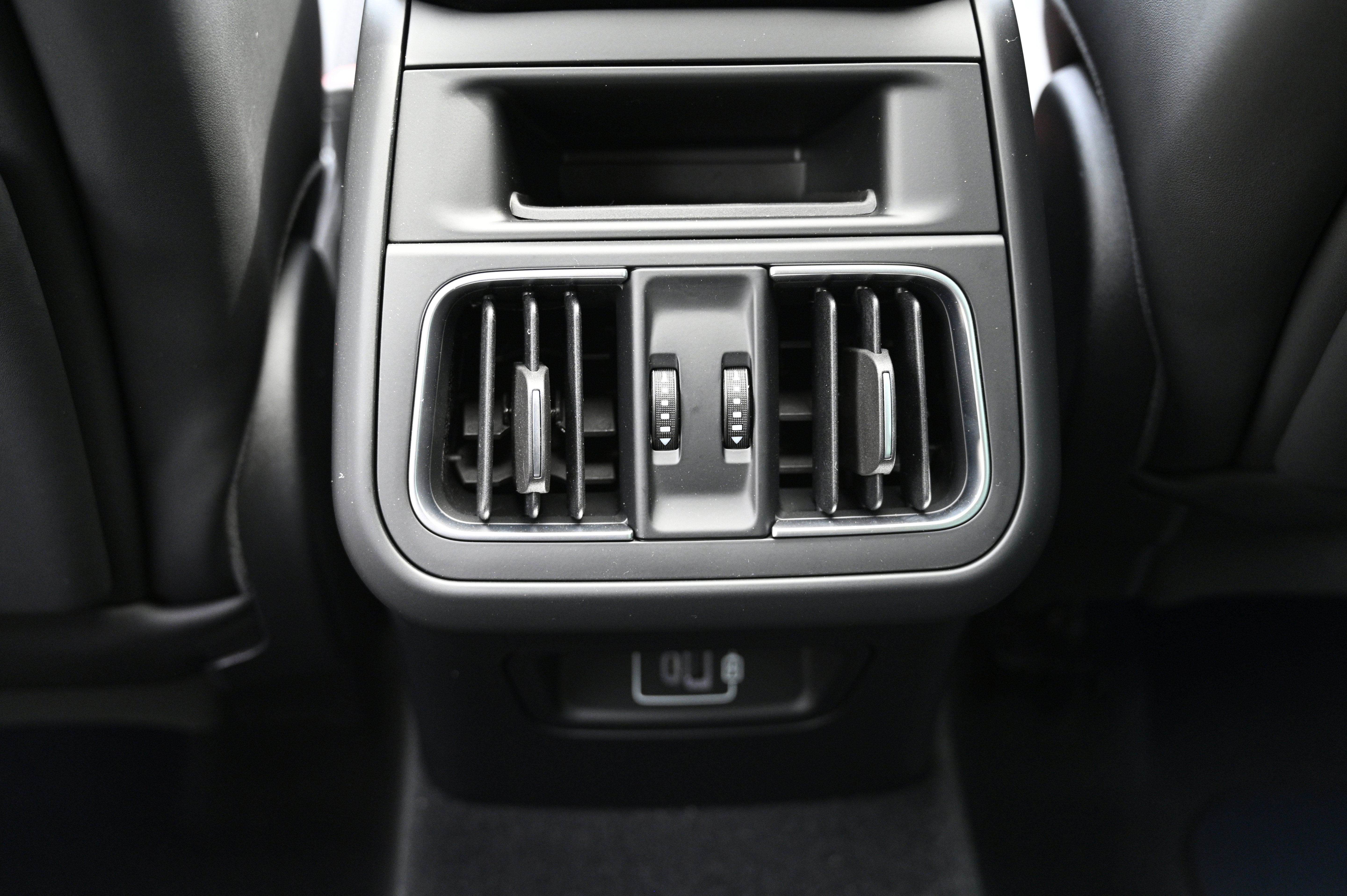 New 2025 Maserati Grecale GT image 40