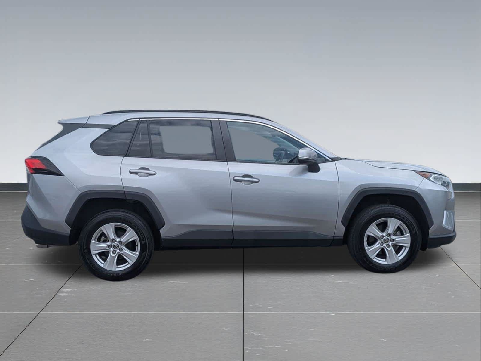 Used 2021 Toyota RAV4 XLE FWD image 7