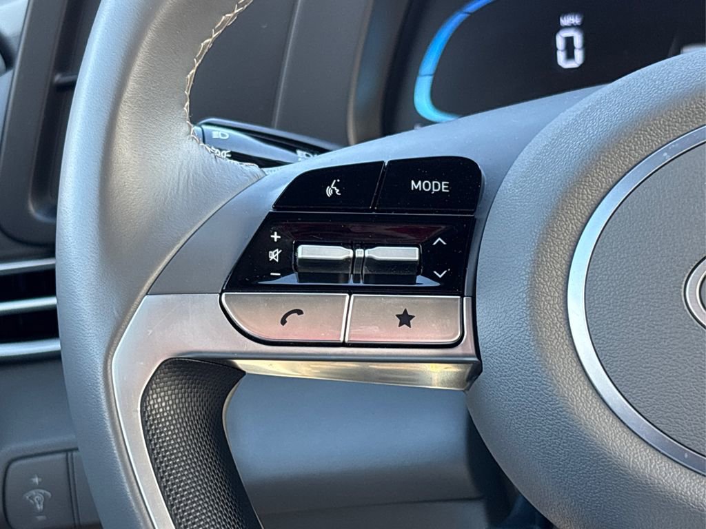 Certified 2025 Hyundai Elantra Sport image 28