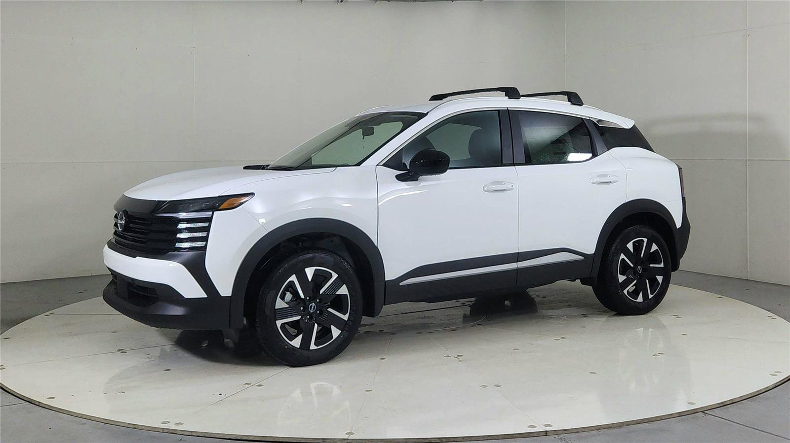 New 2026 Nissan Kicks SV w/ Charging Package image 3