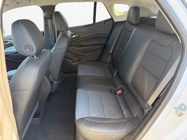 Used 2025 Chevrolet Trax LT w/ LT Convenience Package image 13