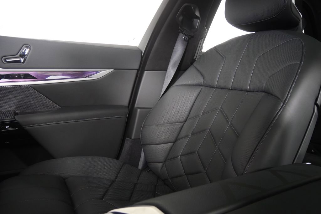 Used 2026 BMW i7 eDrive50 image 28