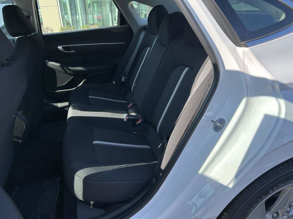 Certified 2025 Hyundai Sonata SE FWD image 9