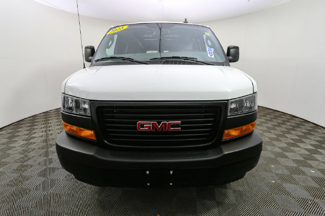 Used 2025 GMC Savana 3500 Extended w/ Driver Convenience Package RWD image 4