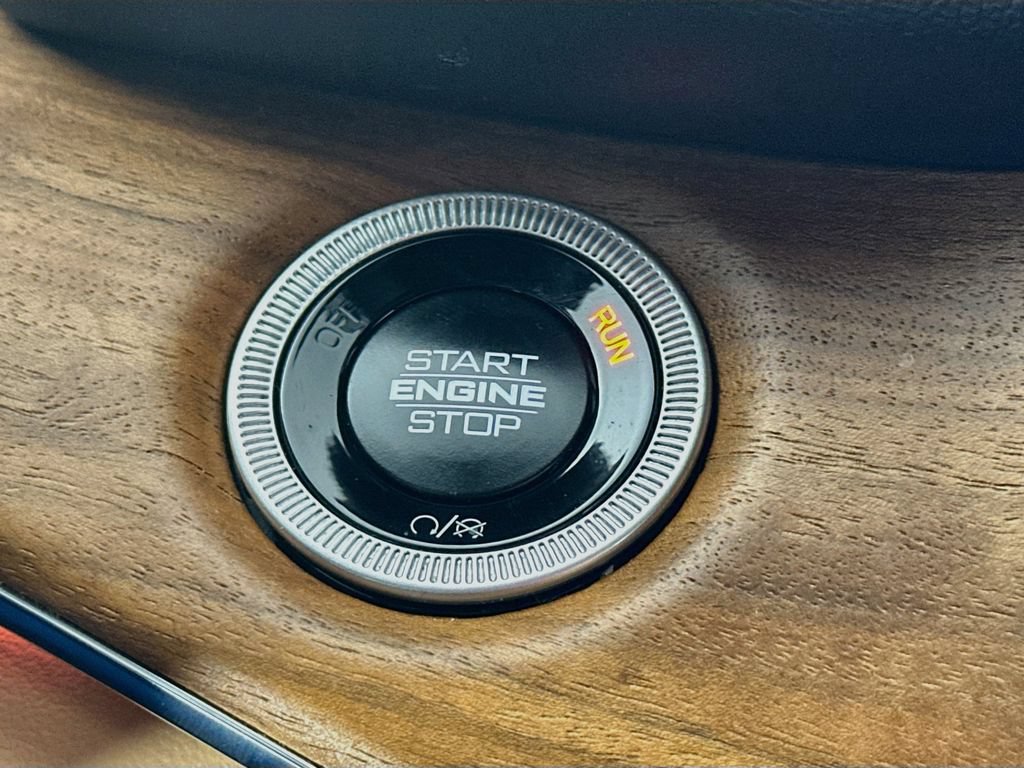 Certified 2025 Jeep Grand Cherokee L Summit AWD/4WD image 24