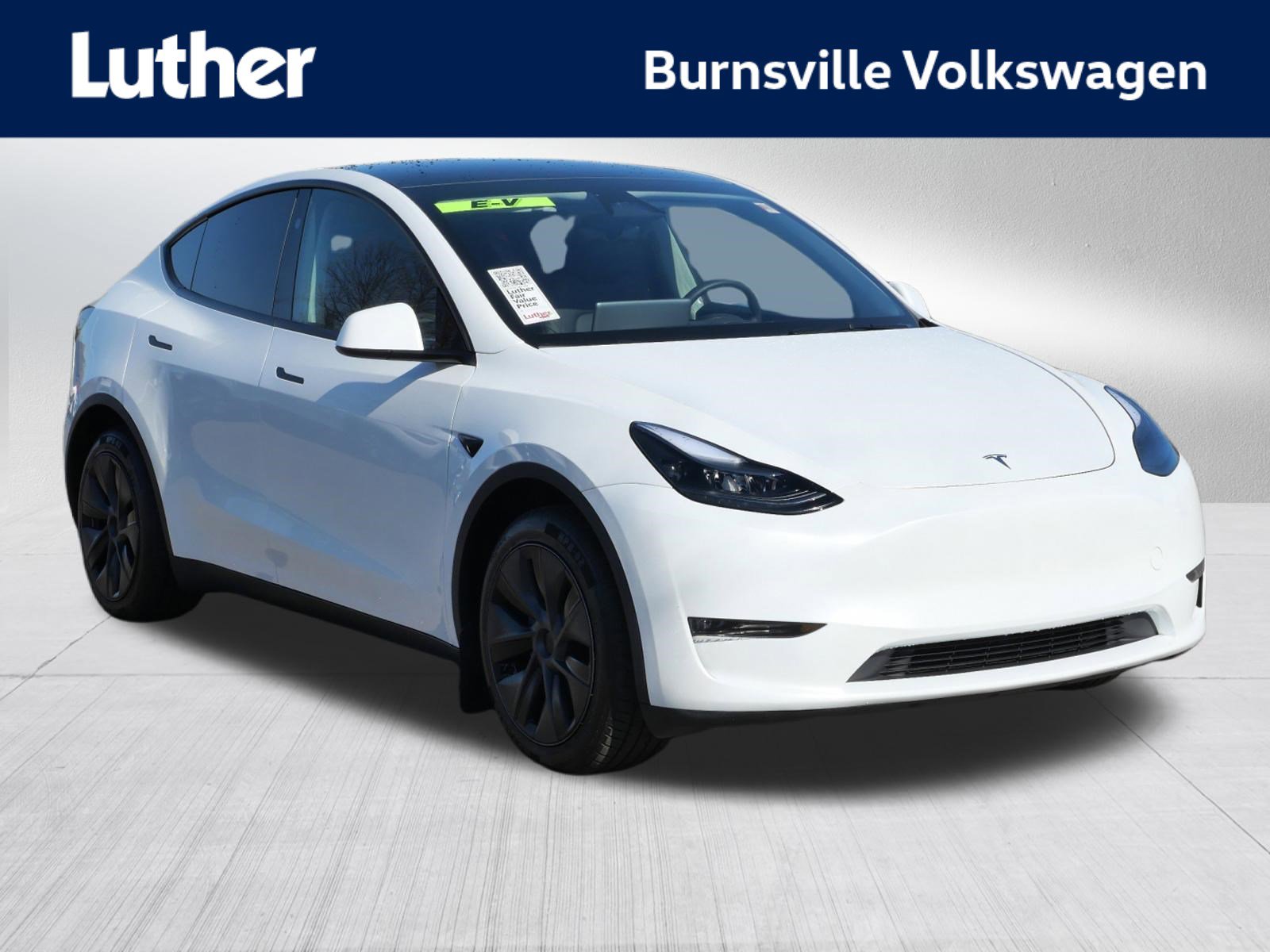 Used 2024 Tesla Model Y Long Range image 1
