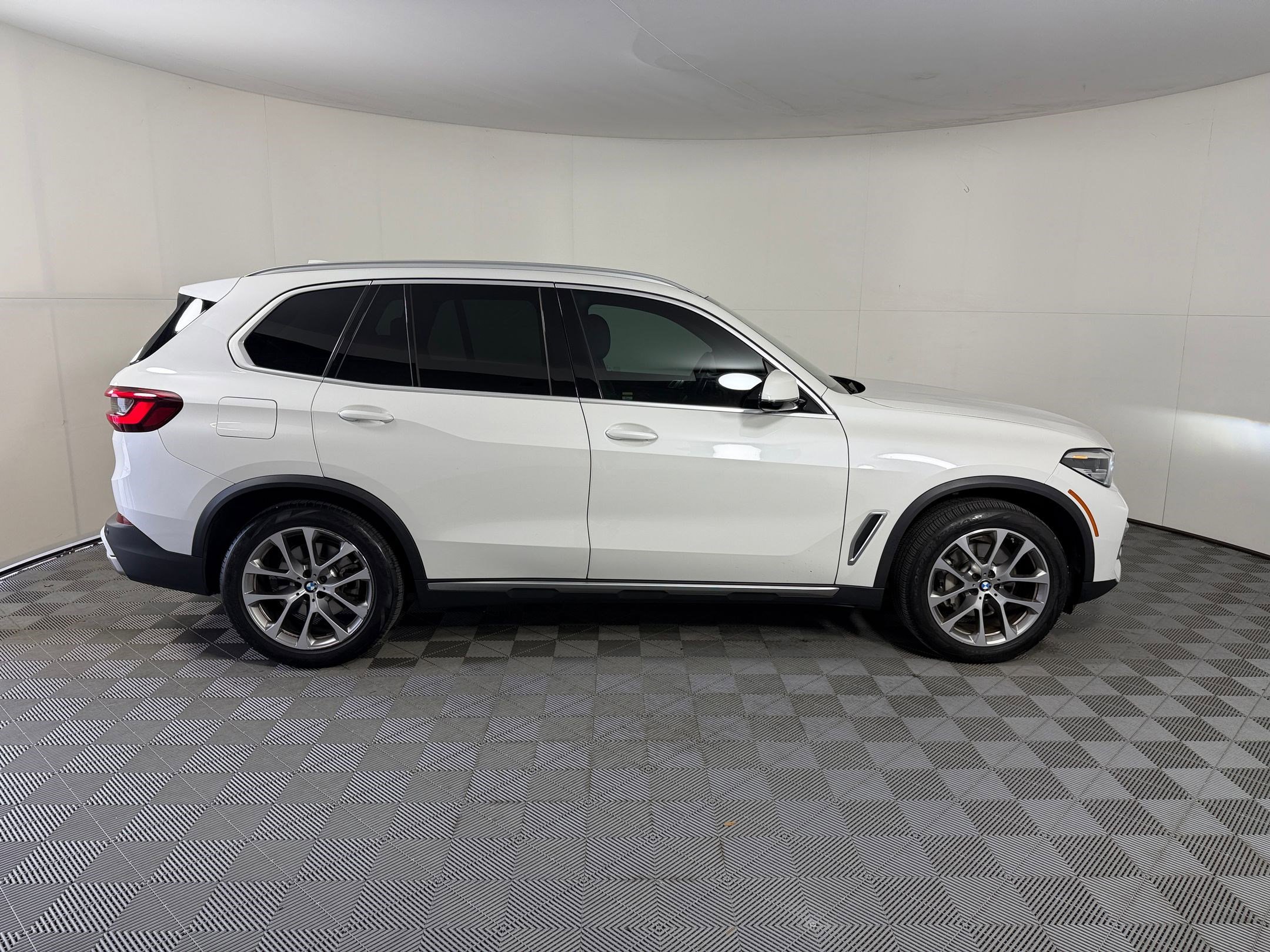 Used 2023 BMW X5 sDrive40i RWD image 8