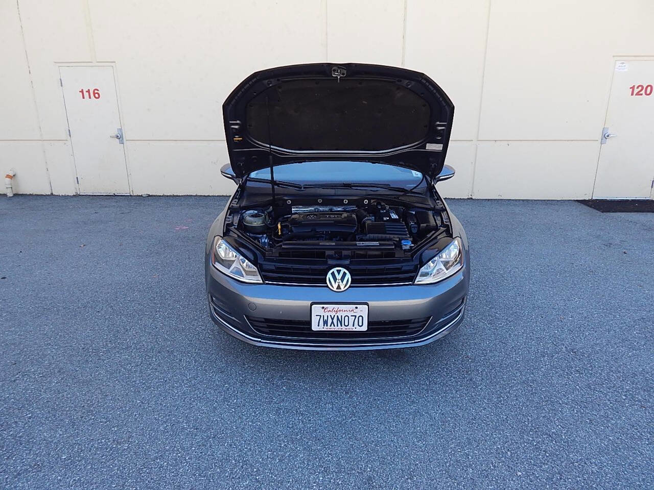 Used 2017 Volkswagen Golf SE FWD image 39