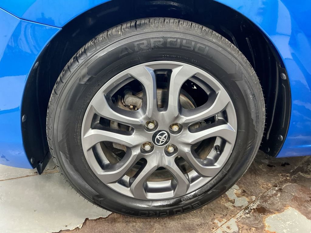 Used 2019 Toyota Yaris XLE image 26