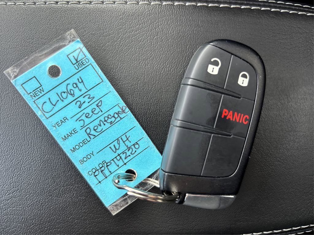 Used 2023 Jeep Renegade Latitude w/ Sun/Sound Group AWD/4WD image 39