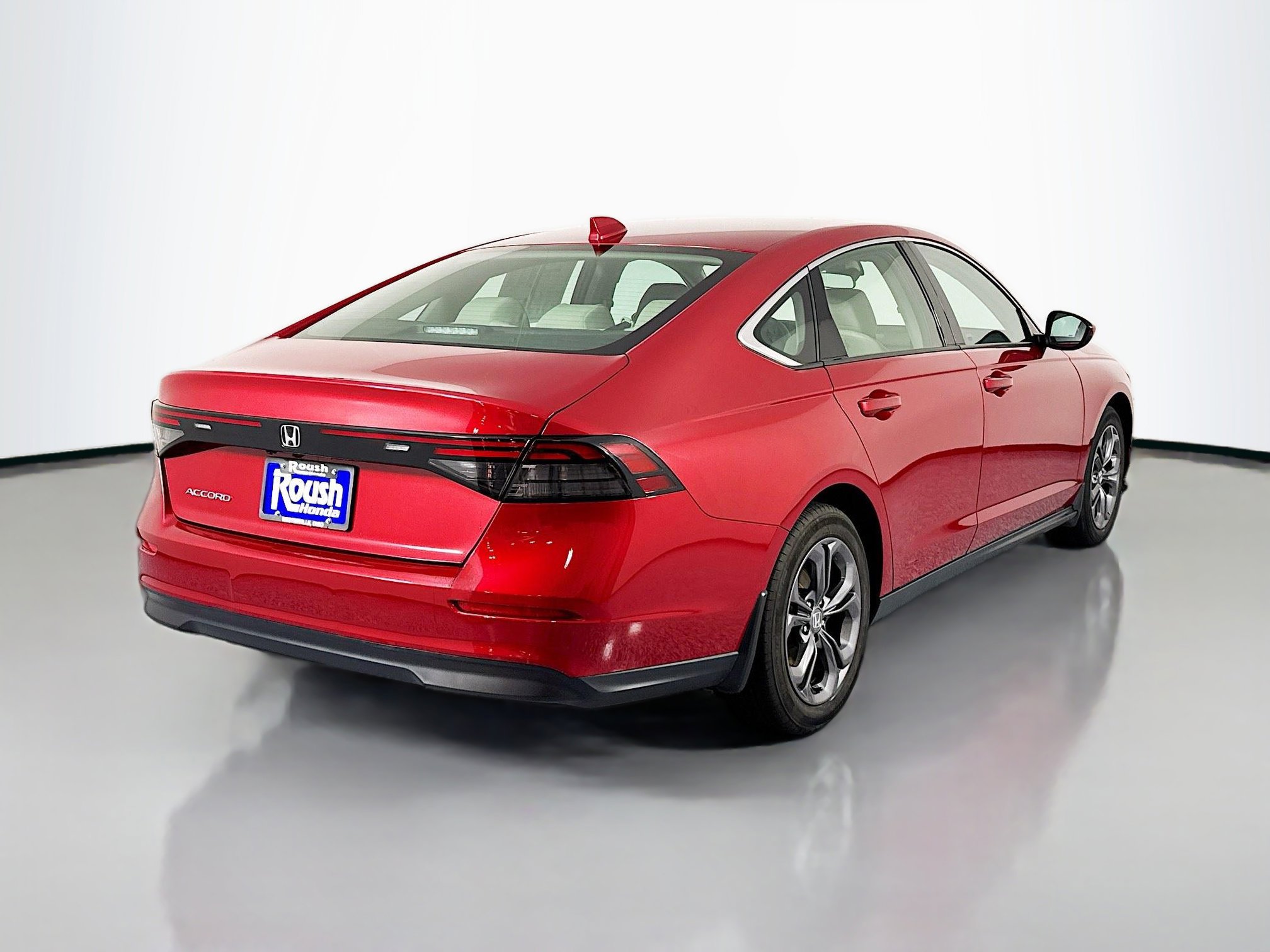 Certified 2023 Honda Accord EX image 5