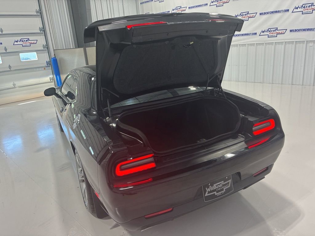 Used 2020 Dodge Challenger R/T w/ Driver Convenience Group RWD image 34
