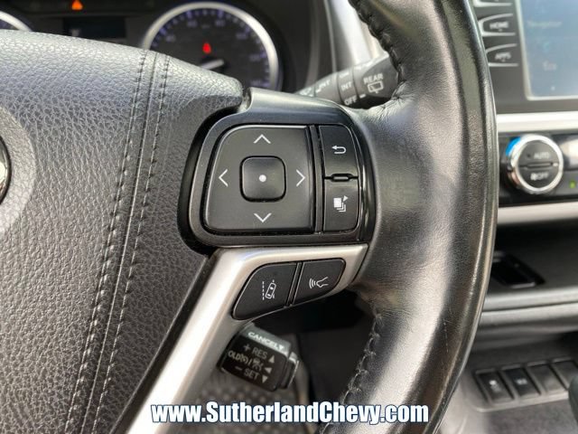 Used 2019 Toyota Highlander SE FWD image 22