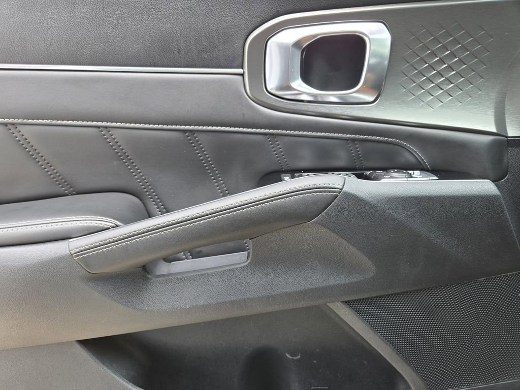 Certified 2023 Kia Sorento SX FWD image 25