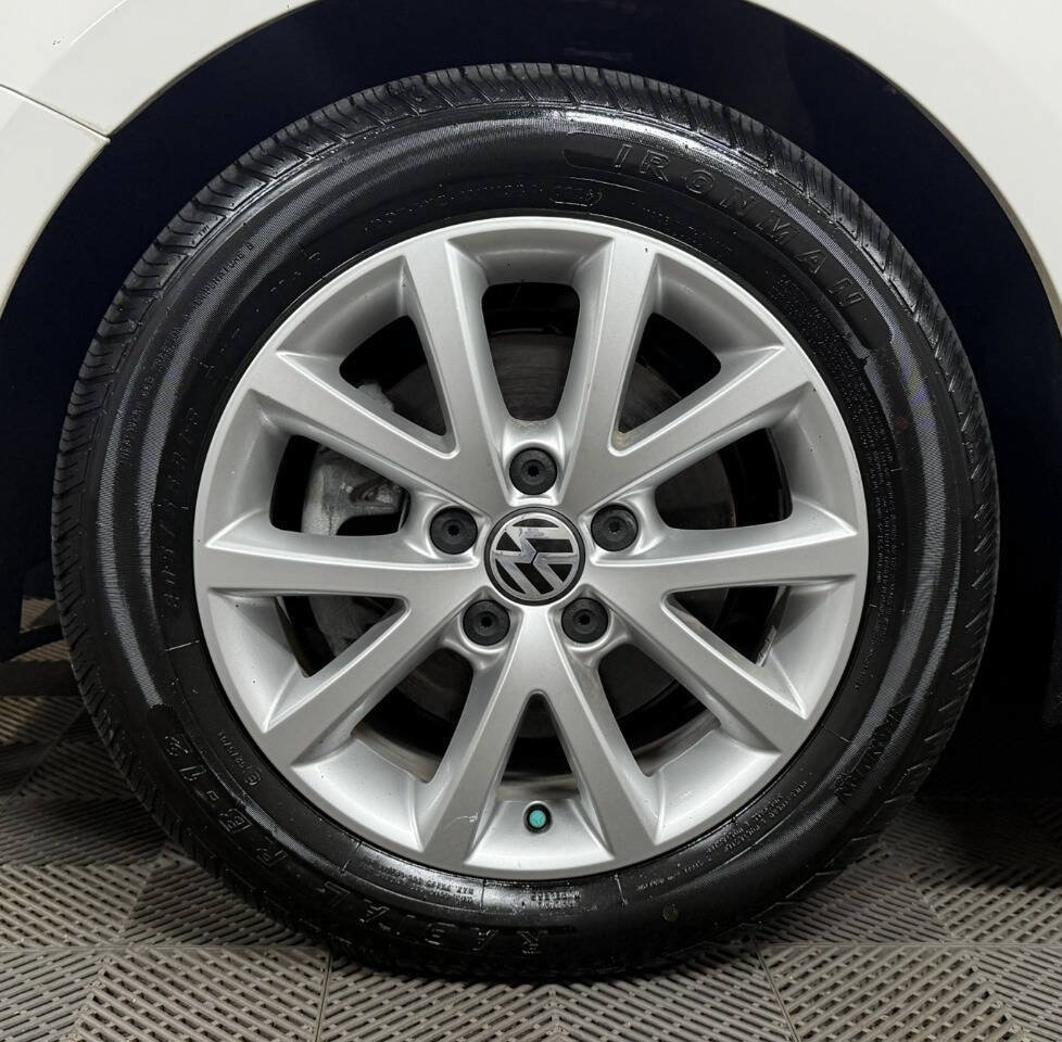 Used 2012 Volkswagen Jetta SE FWD image 23