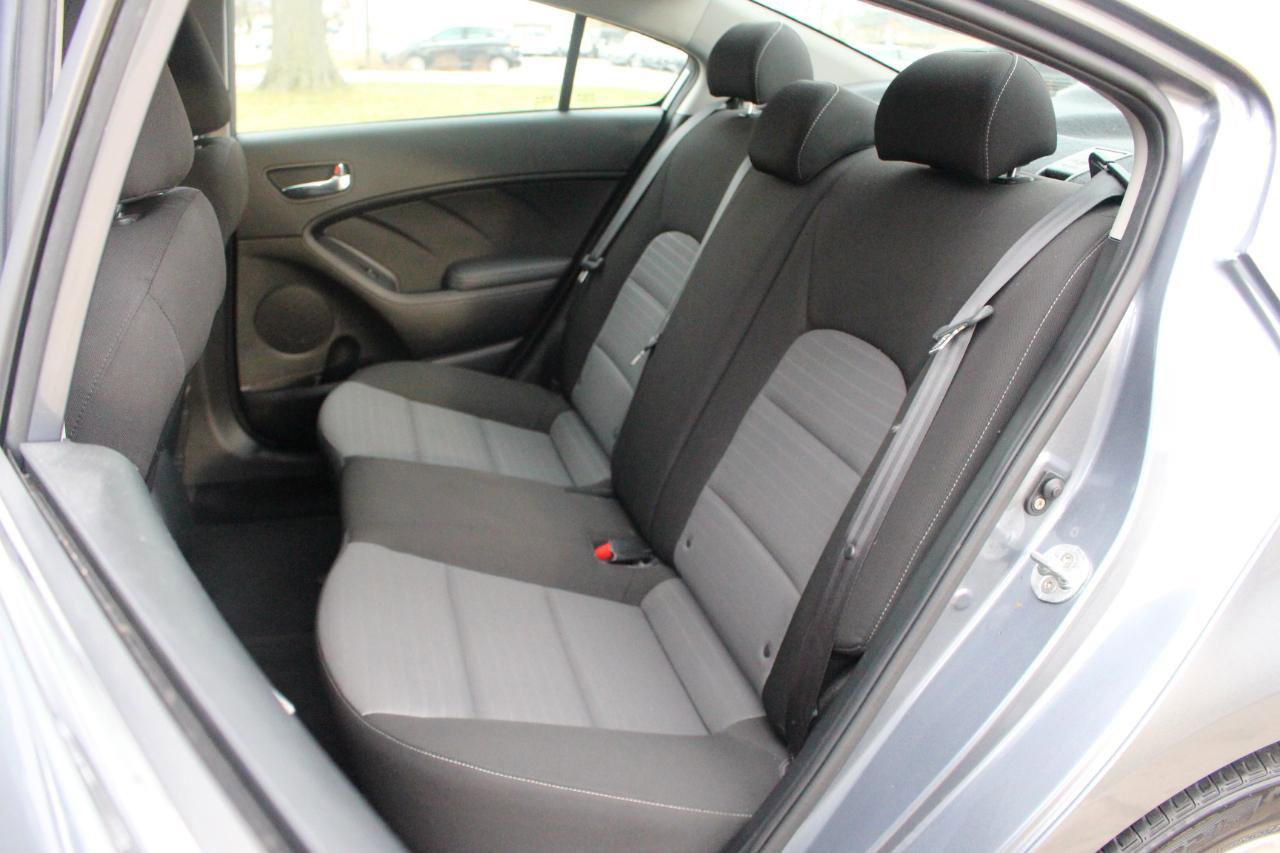 Used 2017 Kia Forte S w/ S Technology Package image 31