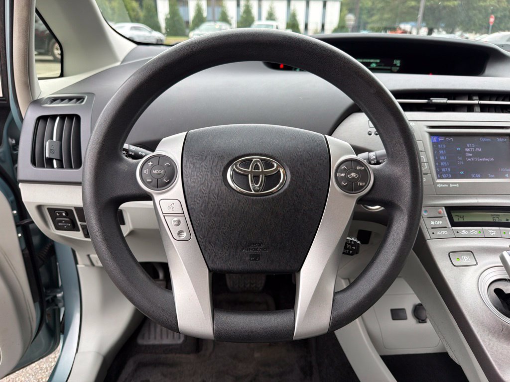 Used 2014 Toyota Prius Three w/ Preferred Accessory Package FWD image 13