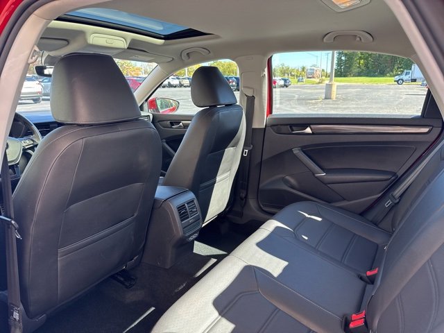 Used 2020 Volkswagen Passat 2.0T R-Line image 14