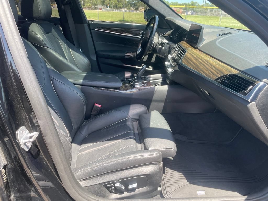 Used 2019 BMW 540i RWD image 16