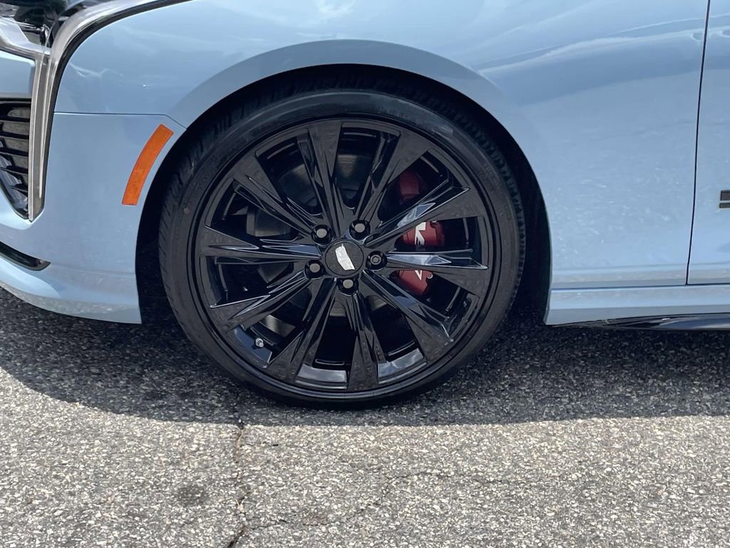 New 2025 Cadillac CT4 V image 9