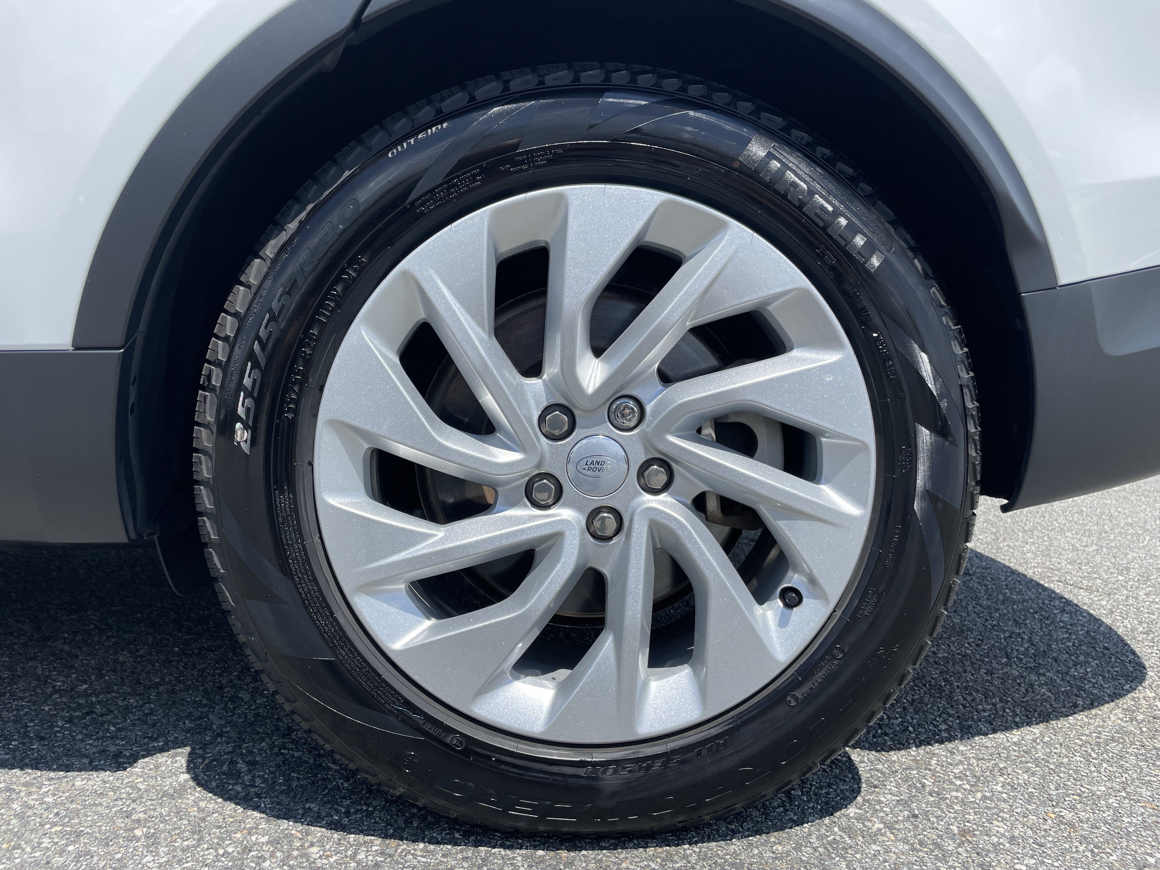 Certified 2025 Land Rover Discovery S AWD/4WD image 10