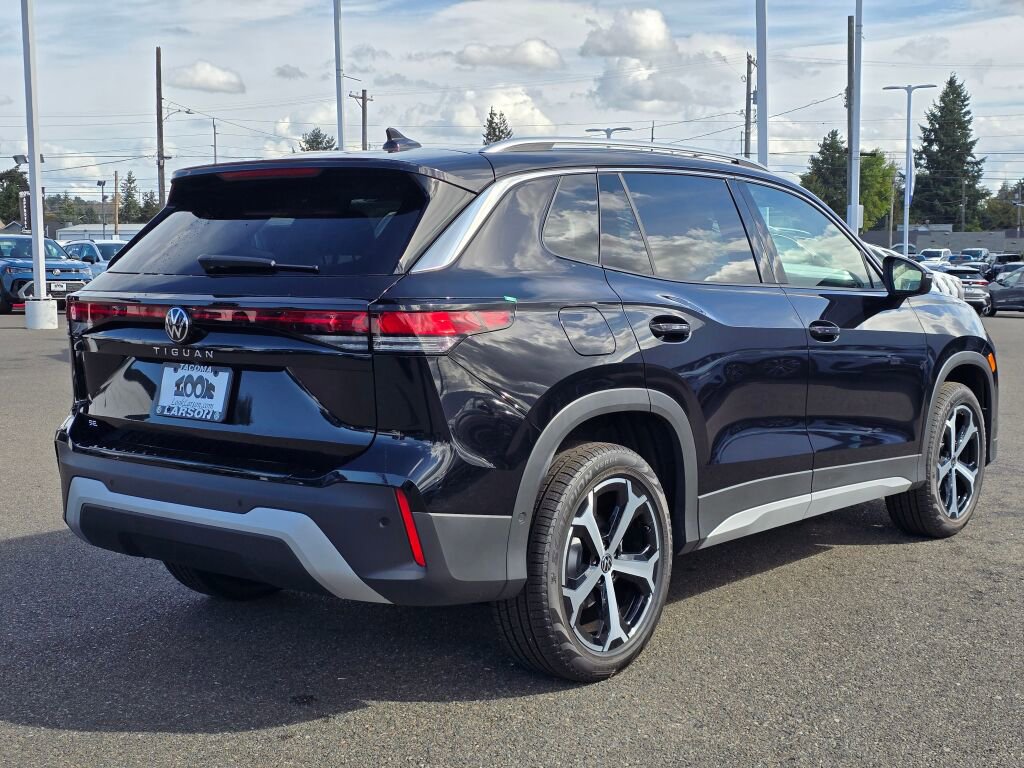New 2025 Volkswagen Tiguan SE image 4