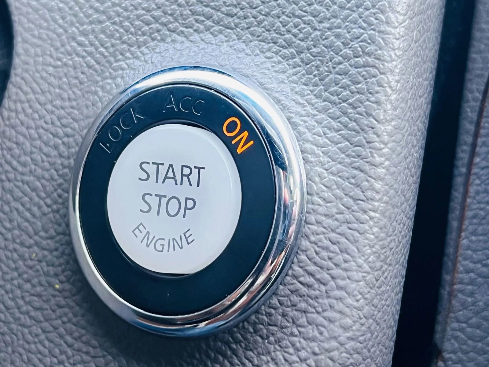 Used 2010 INFINITI G37 Journey w/ Premium Pkg image 37