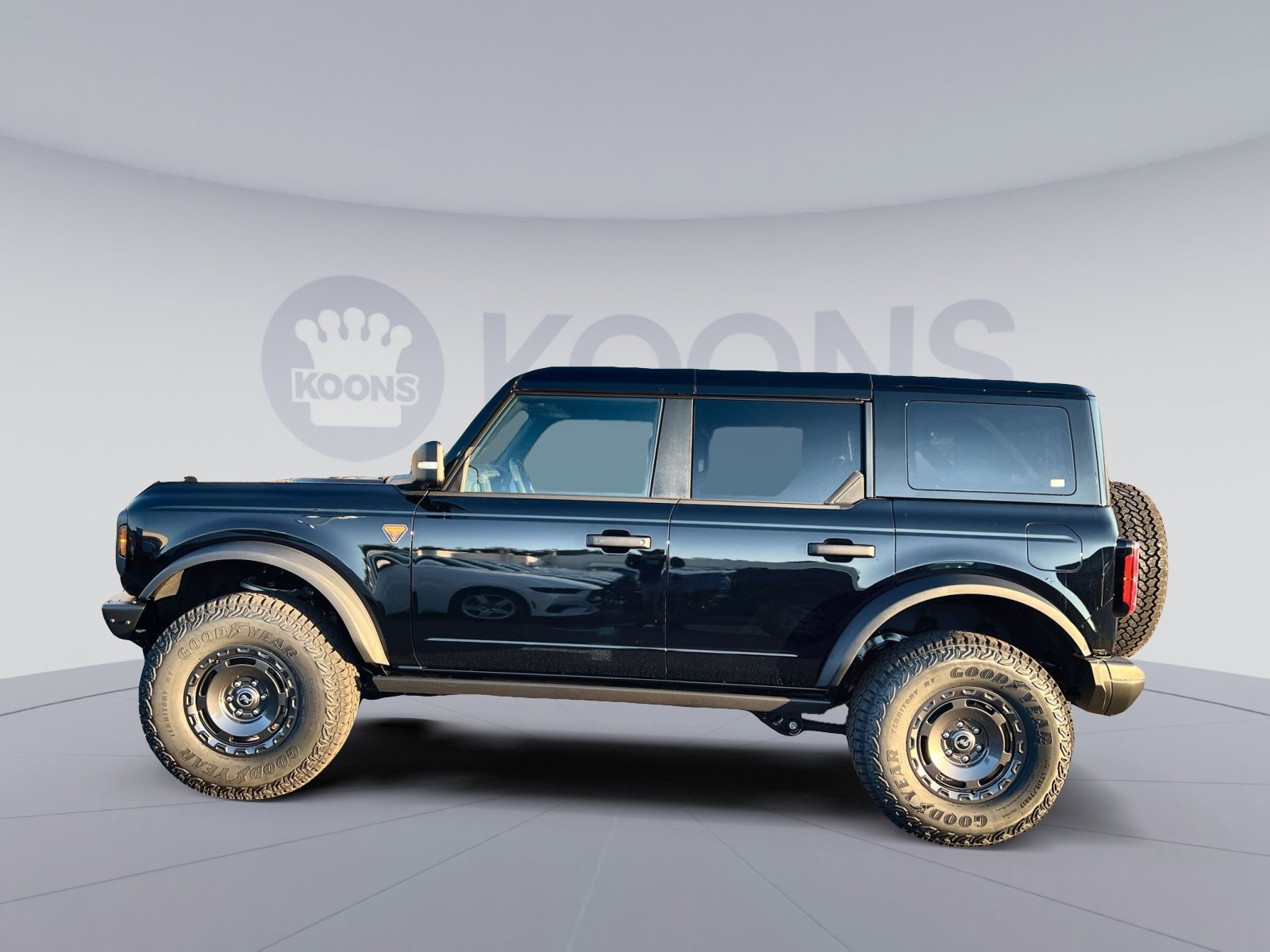 New 2025 Ford Bronco Badlands image 2