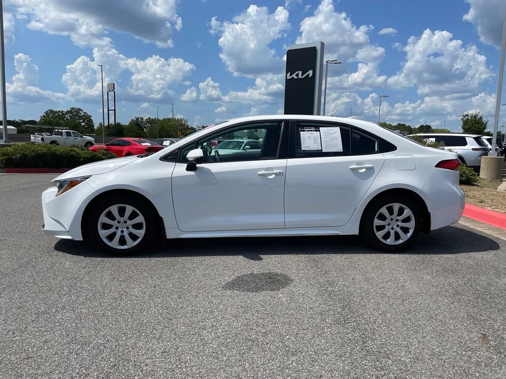 Used 2024 Toyota Corolla LE FWD image 4