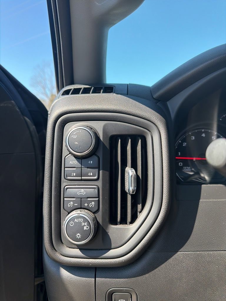 Used 2021 Chevrolet Silverado 1500 Custom Trail Boss image 15