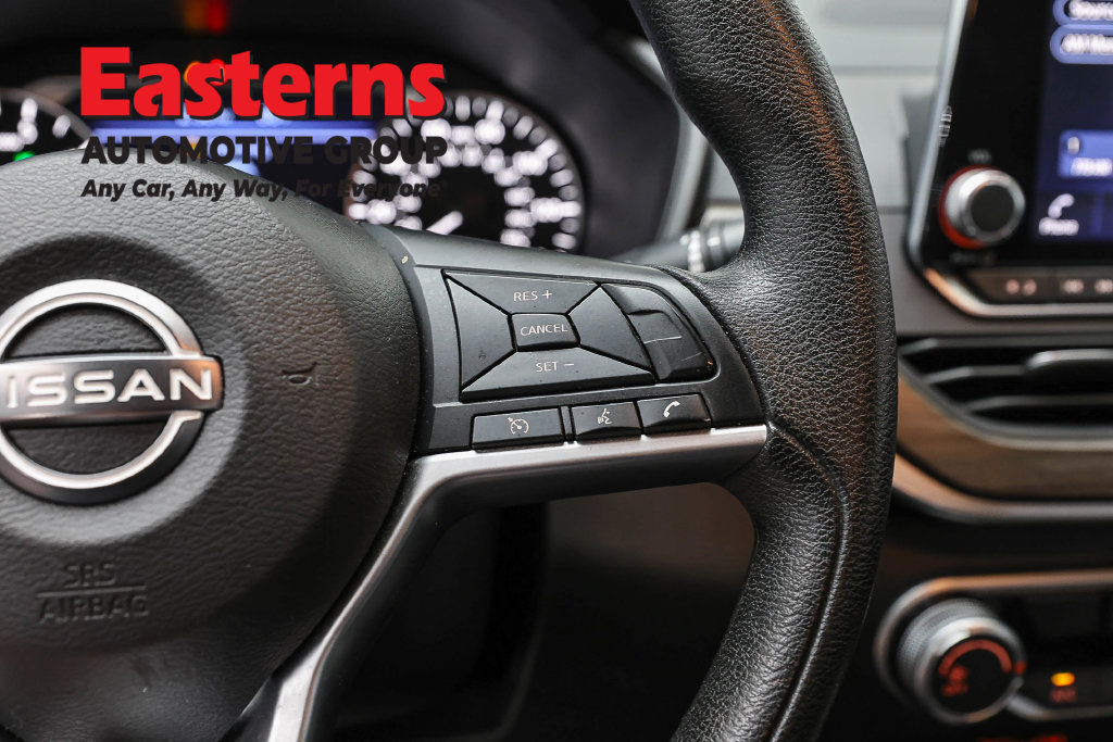 Used 2024 Nissan Altima 2.5 SV FWD image 17