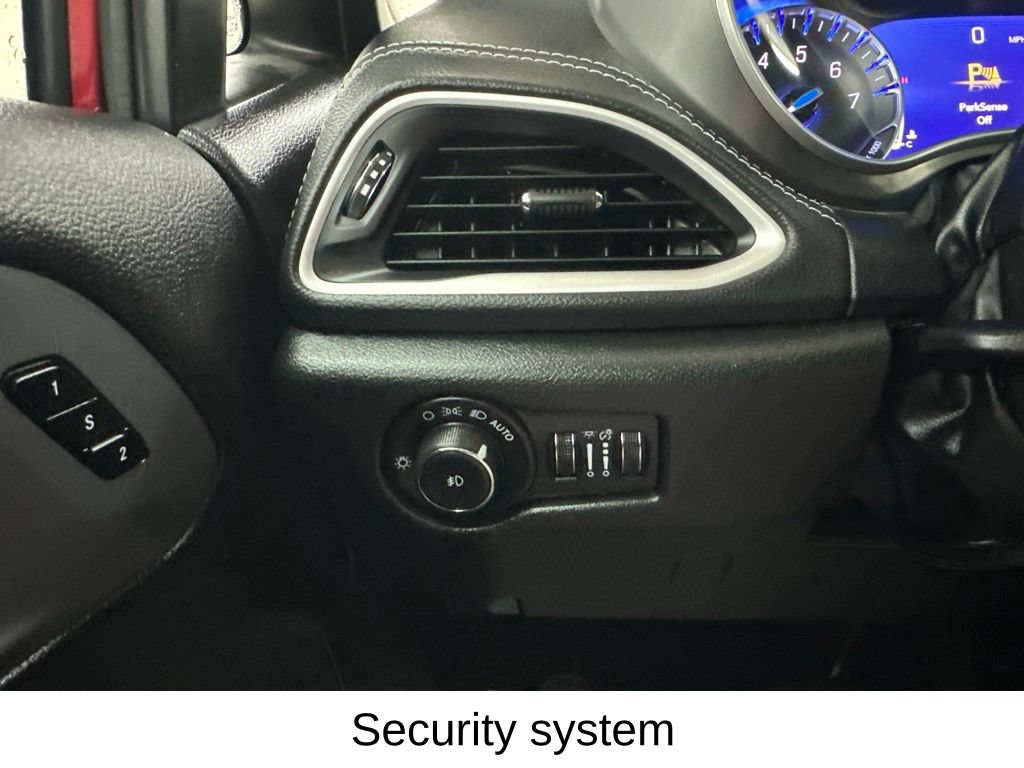 Used 2025 Chrysler Pacifica Select FWD image 43