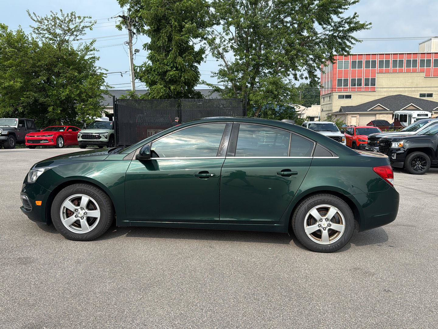 Used 2015 Chevrolet Cruze LT w/ Sun And Sound Package FWD image 6