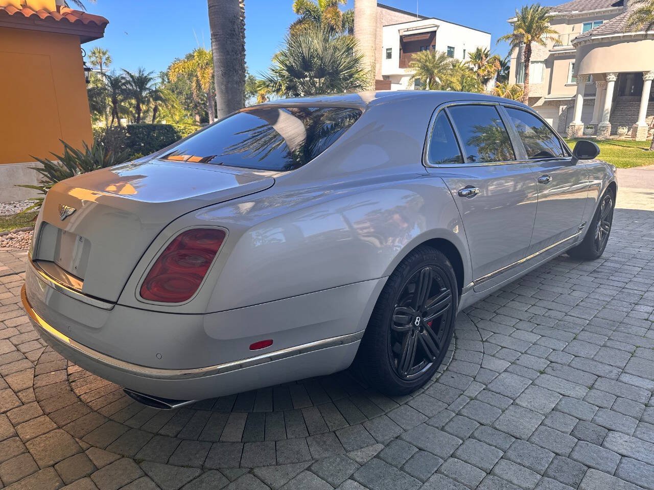 Used 2011 Bentley Mulsanne RWD image 31