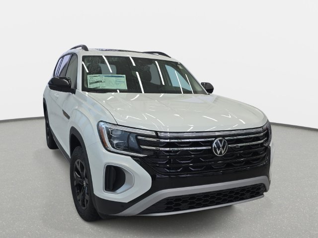 Used 2026 Volkswagen Atlas Peak Edition AWD/4WD image 3