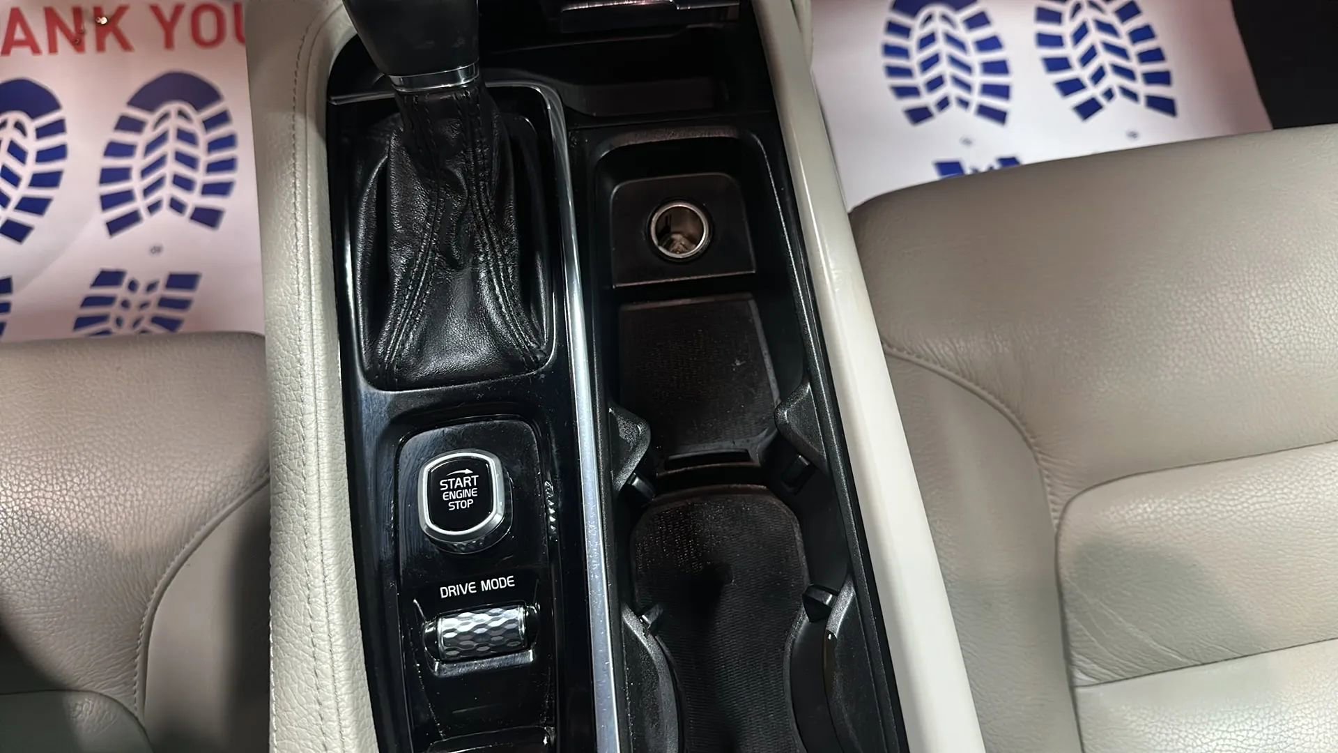 Used 2020 Volvo S90 T6 Momentum image 25