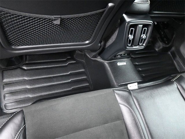 Used 2022 Volvo XC40 P8 Recharge Plus image 8