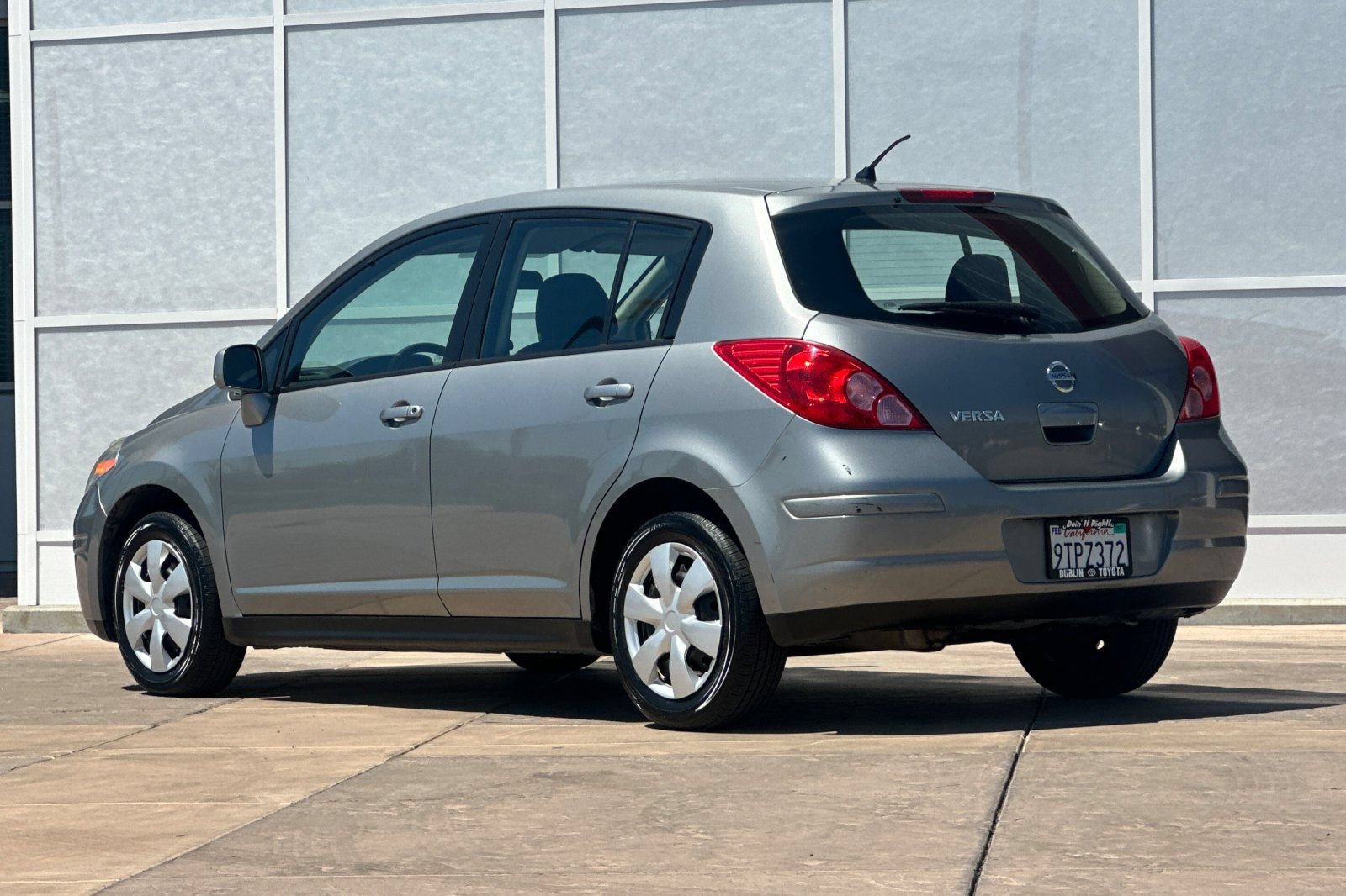 Used 2012 Nissan Versa 1.8 S FWD image 6