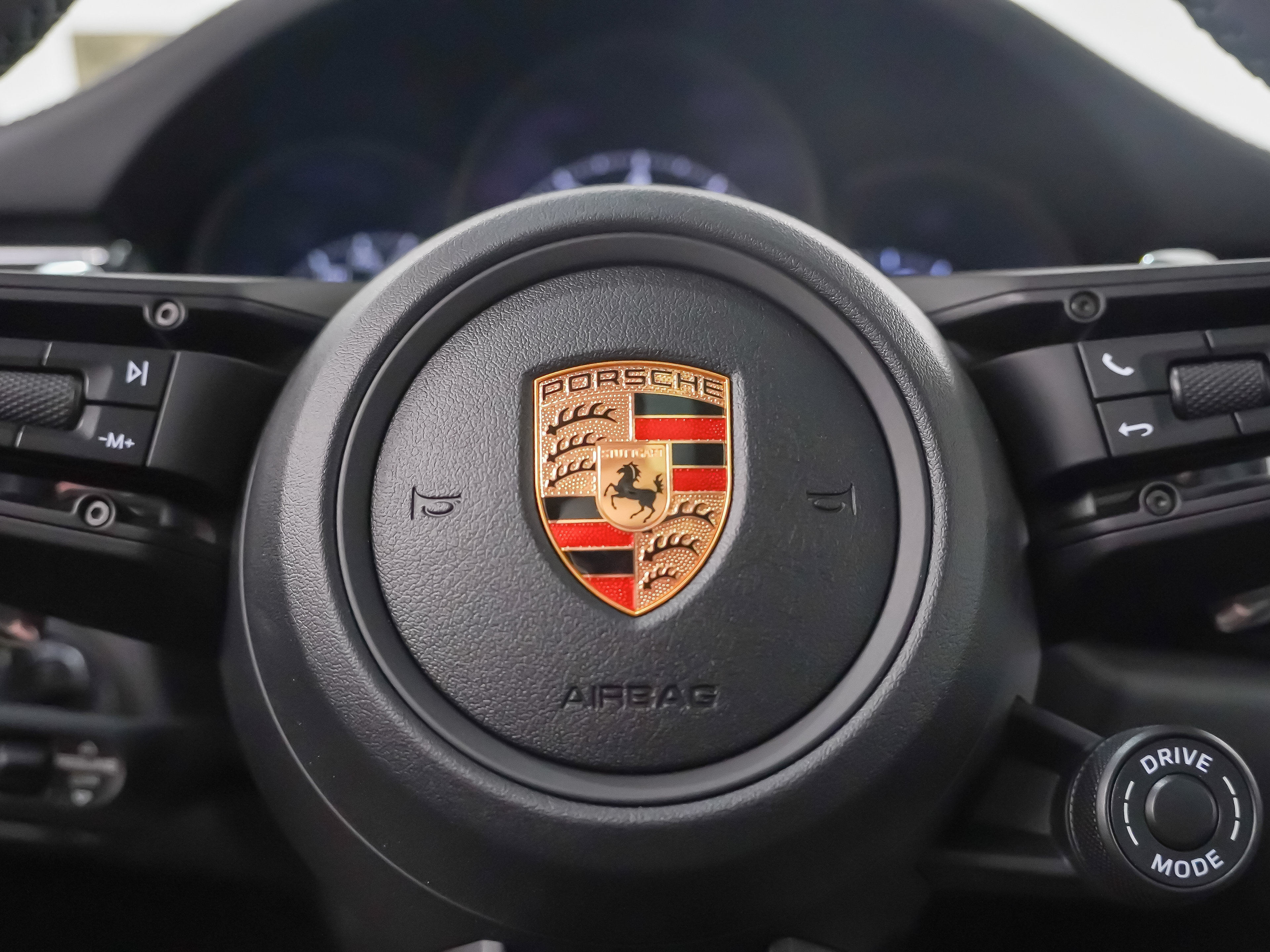 Certified 2026 Porsche Macan Turbo AWD/4WD image 27