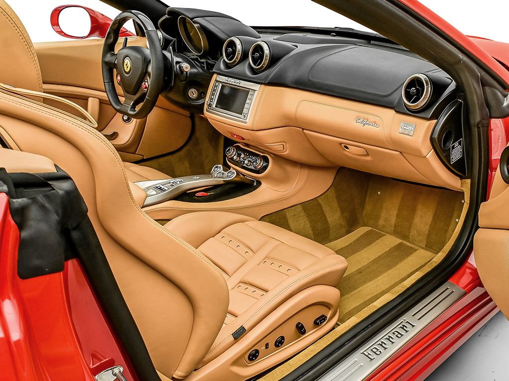 Certified 2010 Ferrari California RWD image 17