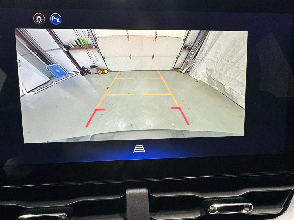 Used 2026 Chevrolet Equinox LT FWD image 32